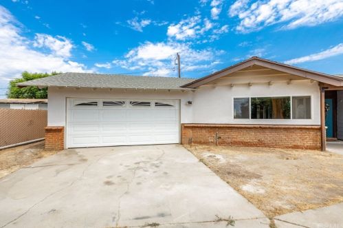 1865 Mauna Loa Pl, Norco, CA 92860-1235