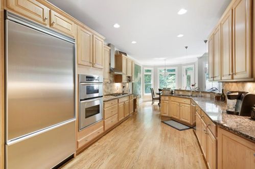 2527 Brookline Cir, Atlanta GA  30319-3690 exterior