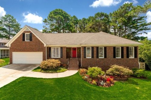 2884 Overwood Ln, Lithonia, GA 30078-3517