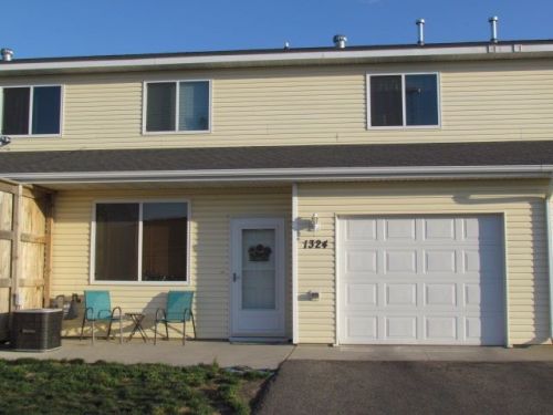 1324 31st Ave, Minot, ND 58701-7105