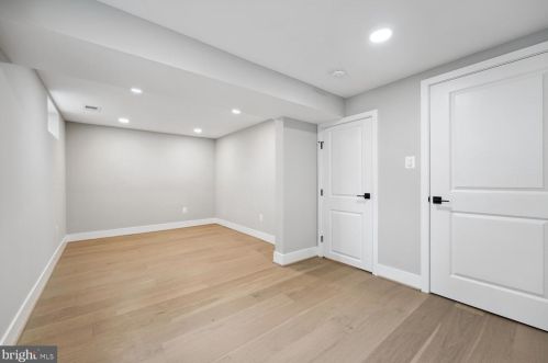 1610 Noyes Dr, Silver Spring MD  20910-2224 exterior