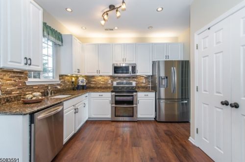 98 Winding Hill Dr, Hackettstown NJ  07840-5671 exterior