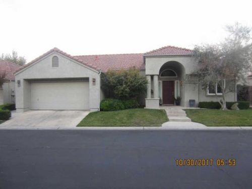 9551 Senator Dr, Fresno, CA 93720-4039