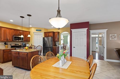 276 Pne Crk Dr, Carlisle PA  17013-9611 exterior