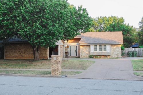 6401 Lavano Dr, Fort Worth, TX 76134-2830