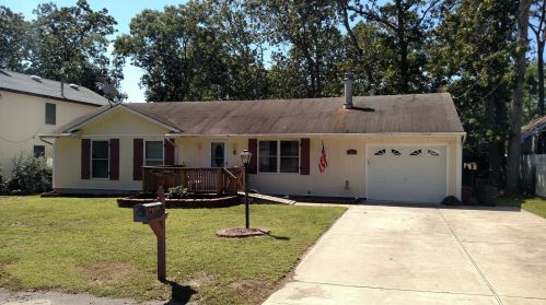 531 Devon St, Lacey, NJ 08731-2327