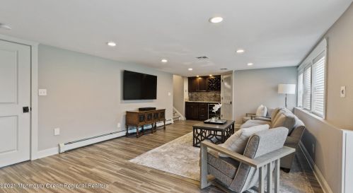 2 Barbara Ter, Middletown NJ  07748-1247 exterior