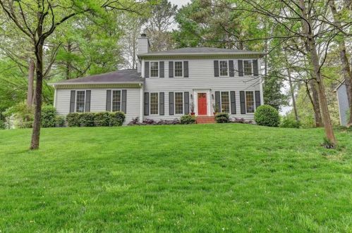 3927 Buckland Dr, Lilburn, GA 30047-2559