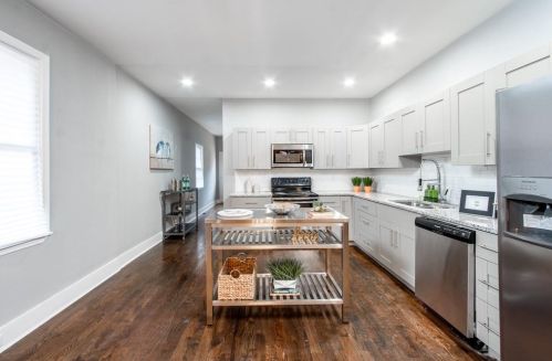 1655 Evans Dr, Atlanta GA  30310-4544 exterior