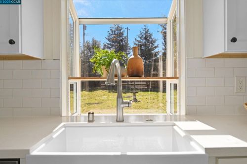 4375 Dorset Ct, Concord CA  94521-4220 exterior