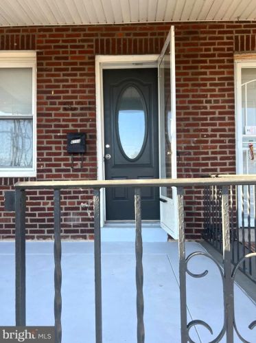 6504 Hegerman St, Philadelphia, PA 19135-2803
