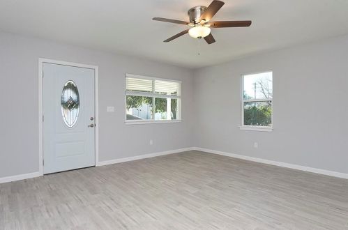 503 8th St, Georgetown, TX 78626-5907