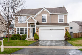 2561 Rosehall Ln, Aurora, IL 60503-5685
