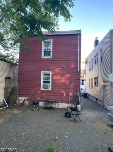 17 Normandy Pl, Irvington, NJ 07111-3110