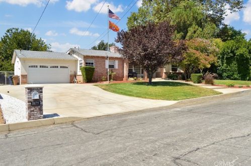 34394 Fairview Dr, Yucaipa, CA 92399-4559