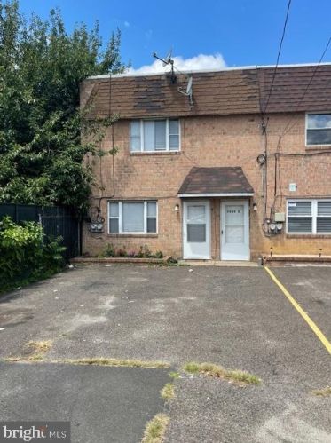 5820 Hegerman St, Philadelphia, PA 19135-4105