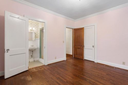 5 Brookhaven Dr, Atlanta GA  30319-1143 exterior