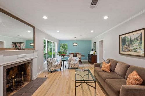 1440 El Campo Dr, Dallas TX  75218-3520 exterior