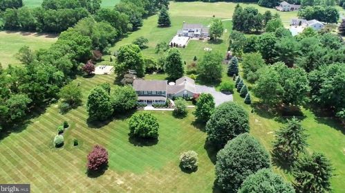 321 Bonnybrook Rd, Carlisle, PA 17015-9290