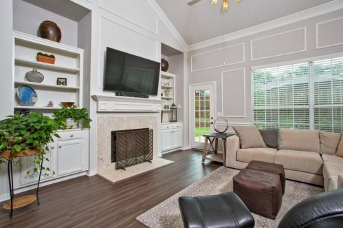 3827 Azure Ln, Addison TX 75001-3105 exterior