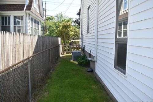 1795 Broadbridge Ave, Stratford, CT 06614-4707