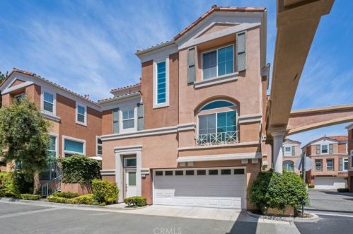 1 Valmarana Aisle, Irvine, CA 92606-8372