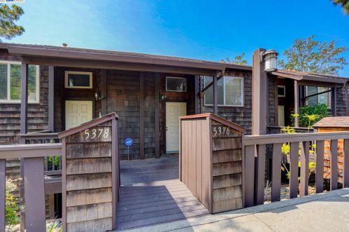 5376 Briar Ridge Dr, Hayward, CA 94552-1711