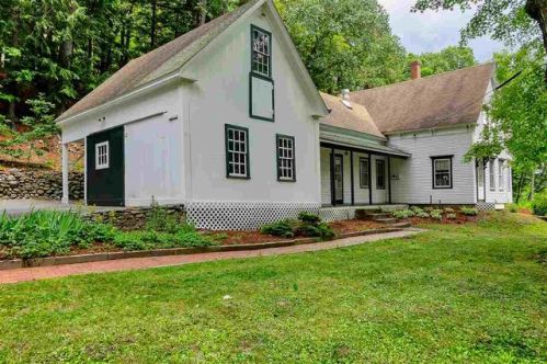 61 Dale St, Wilton, NH 03086-5205