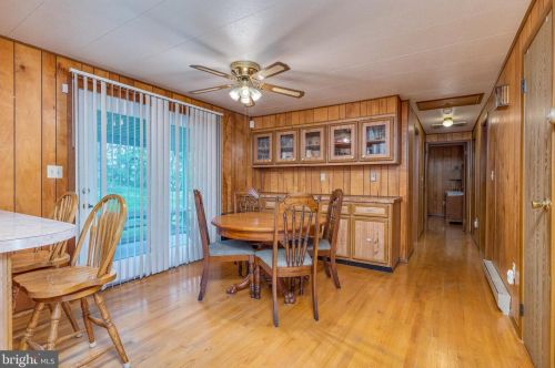 857 Oregon Trl, Harpers Ferry WV 25425-3144 exterior