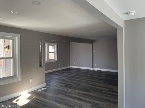3924 Oakdale Cir, Triangle, VA 22172-1216