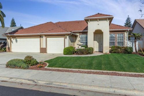 2737 Purvis Ave, Clovis, CA 93611-6946