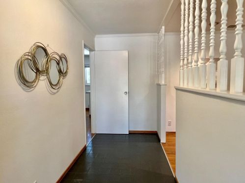 760 Lola Ln, Mountain View, CA 94040-3756