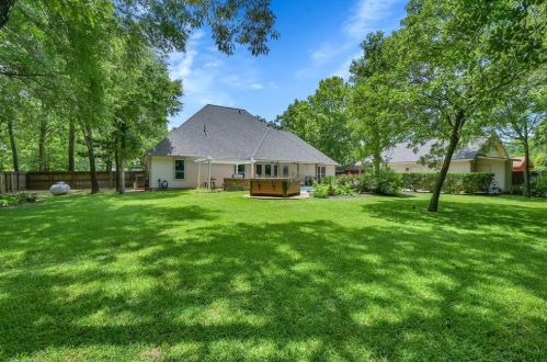 1612 Sweet Gum St, Conroe TX  77385-9530 exterior