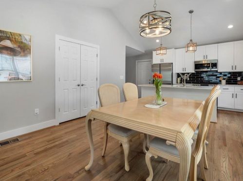 993 Burns Dr, Atlanta GA  30310-4631 exterior