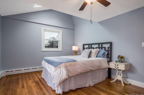 15 Old Black Point Rd, Niantic CT  06357-2813 exterior