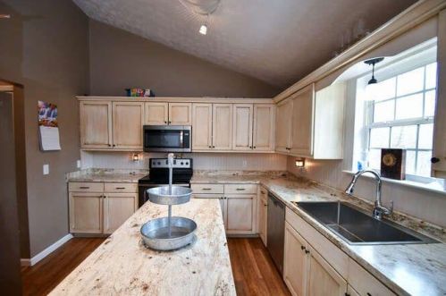 4210 Belvedere Dr, Gainesville, GA 30506-5350
