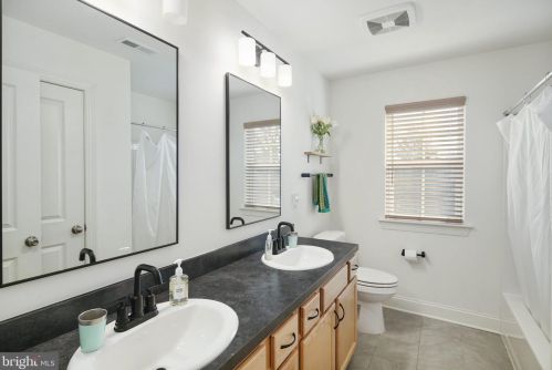 304 Lakeview Ave, Haddonfield NJ 08033-1609 exterior