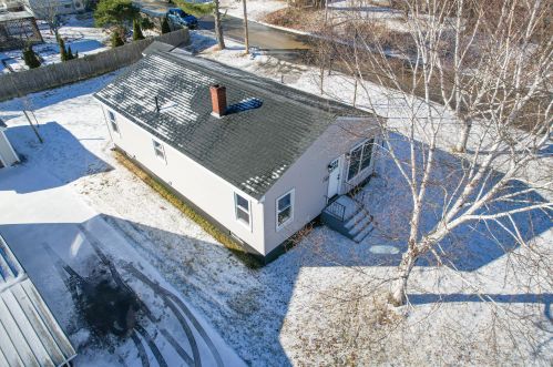 327 Pleasant St, Lewiston ME  04240-4534 exterior