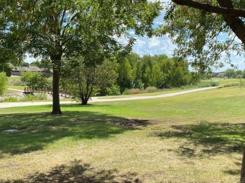 2015 Br Holw Dr, Carrollton TX 75007-1614 exterior