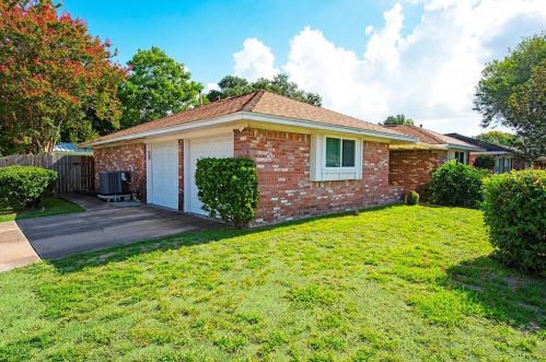 1102 Rutgers Ln, Deer Park, TX 77536-6536