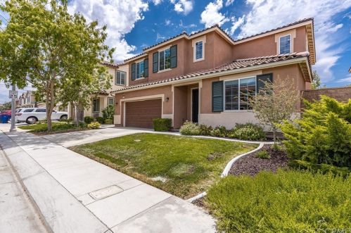 3210 Calle La Paz, Riverside, CA 92503