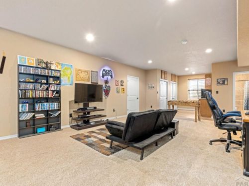 1117 Meadowmoor Dr, Pueblo CO  81007-2020 exterior