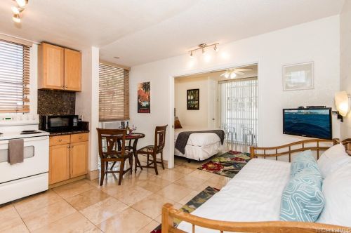 240 Liliuokalani Ave, Honolulu HI 96815-3529 exterior