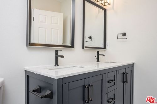 1650 Ona Cir, Simi Valley CA  93063-4540 exterior