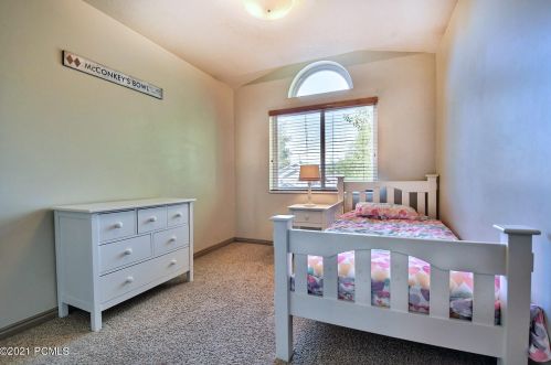 8028 Springshire Dr, Park City UT 84098-5396 exterior