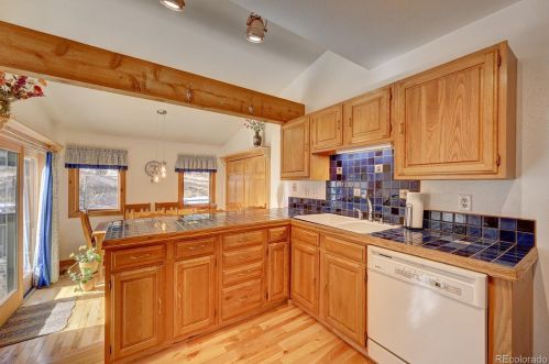 5615 Hatch Dr, Lakewood CO 80439 exterior