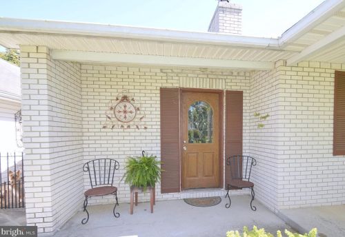 48 Calvin Unger Ln, Berkeley Springs WV 25411-5181 exterior