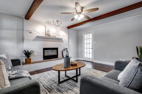 6701 Mike Dr, Fort Worth TX 76180-8522 exterior