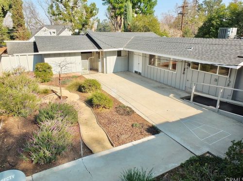 4445 4th St, Riverside, CA 92501-2607