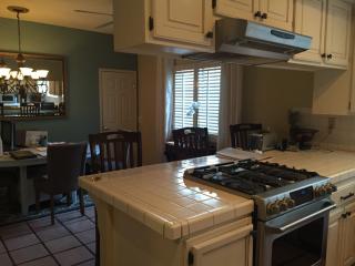 614 14th St, Huntington Beach CA  92648-4044 exterior
